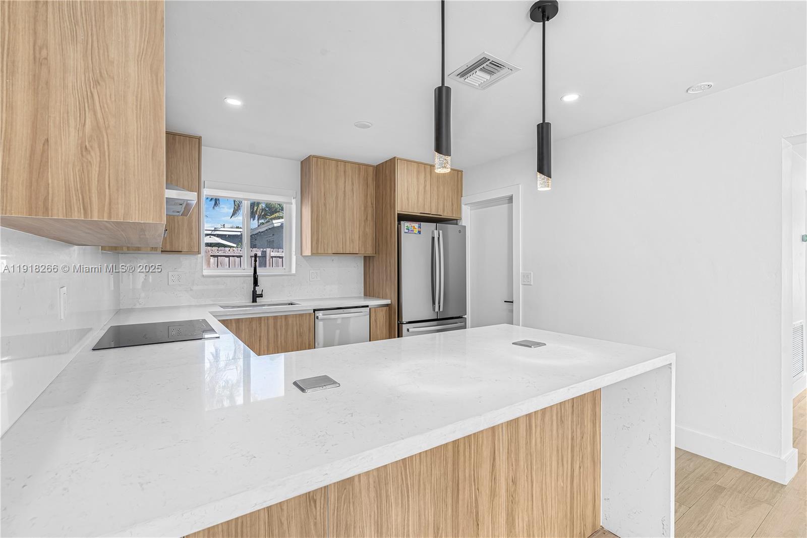 CENTRAL GOLF SEC OF HOLLY - Residential