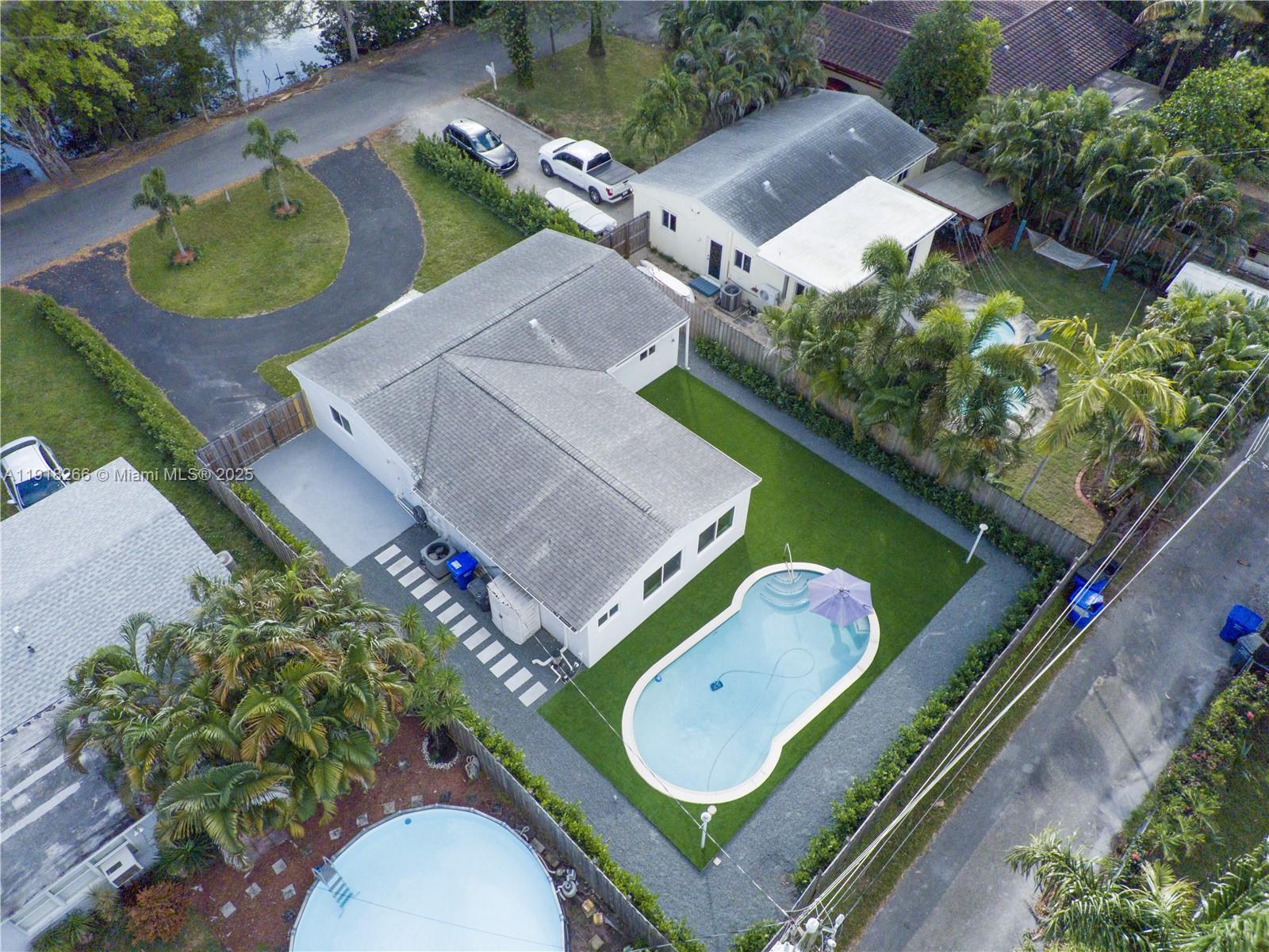 CENTRAL GOLF SEC OF HOLLY - Residential