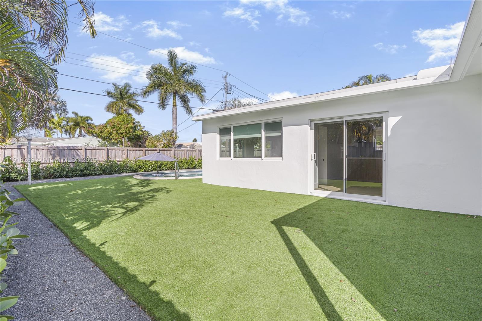 CENTRAL GOLF SEC OF HOLLY - Residential