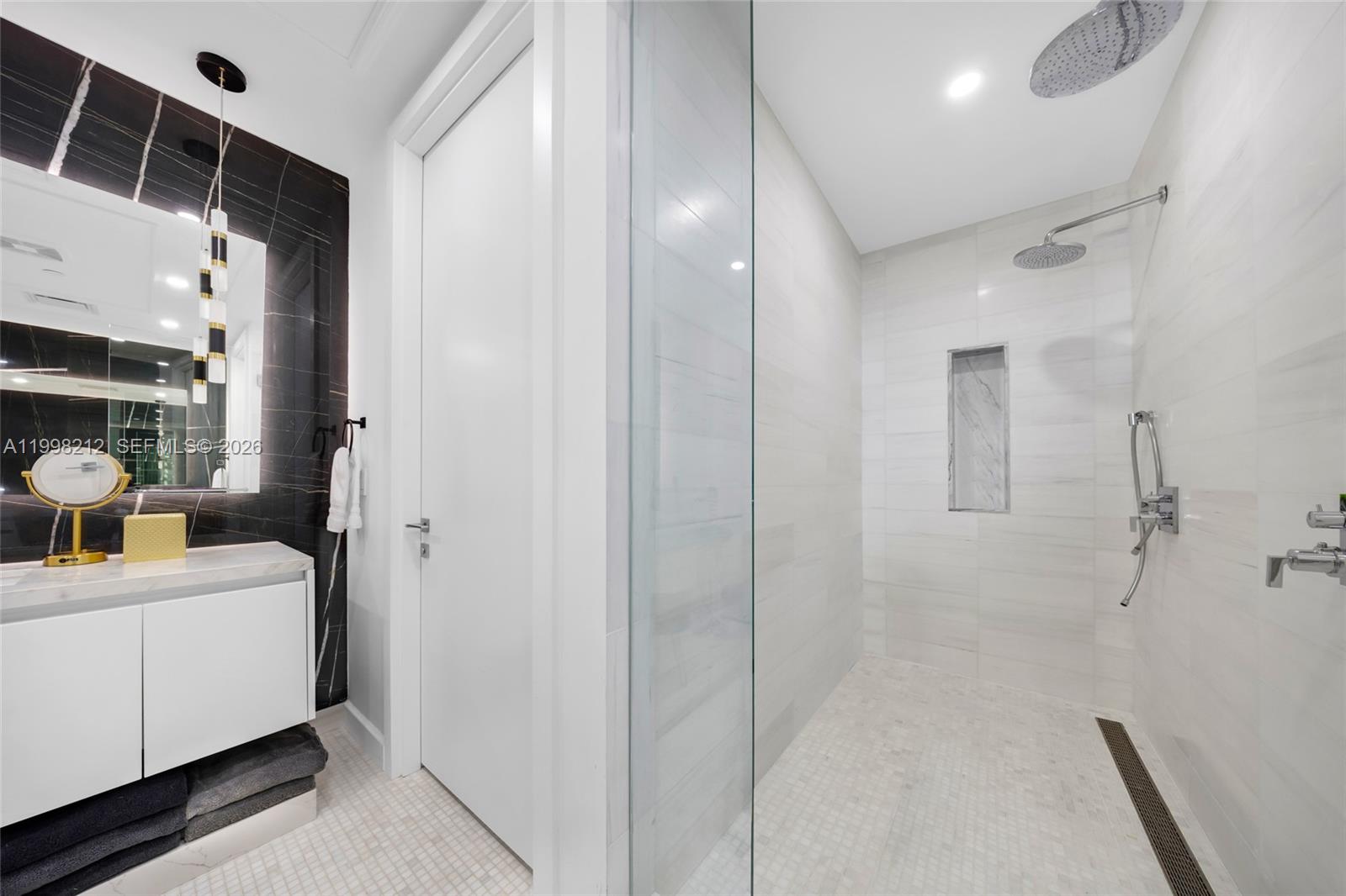 ESCOTTONIA PARK - Residential