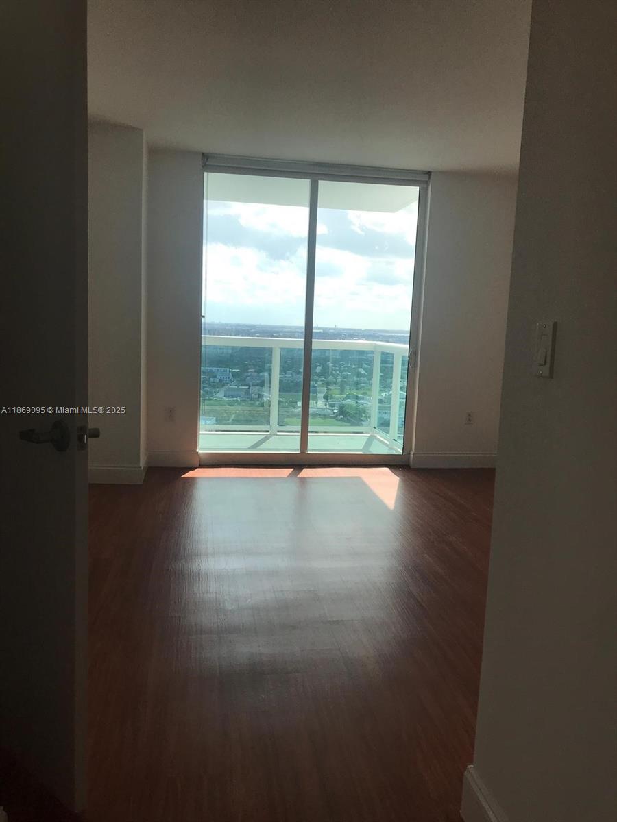 1800 N Bayshore Dr 3910