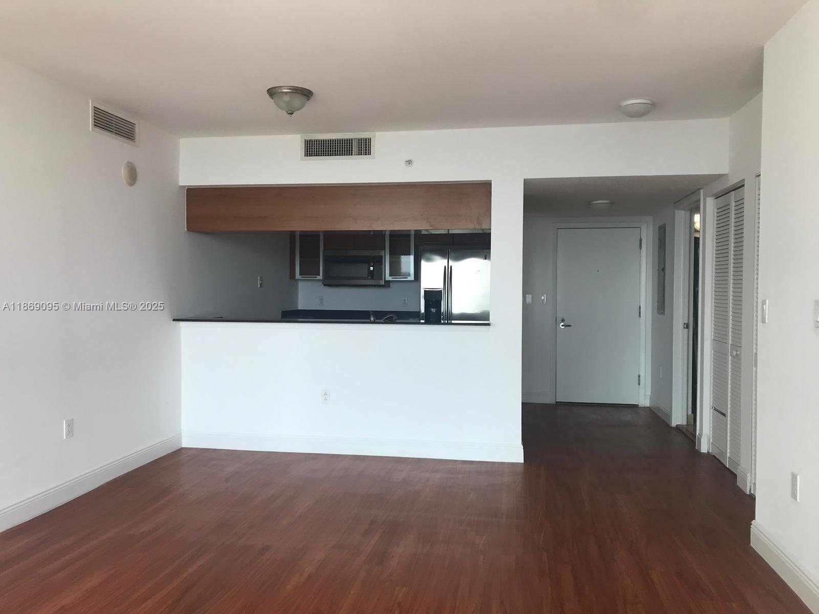 1800 N Bayshore Dr 3910