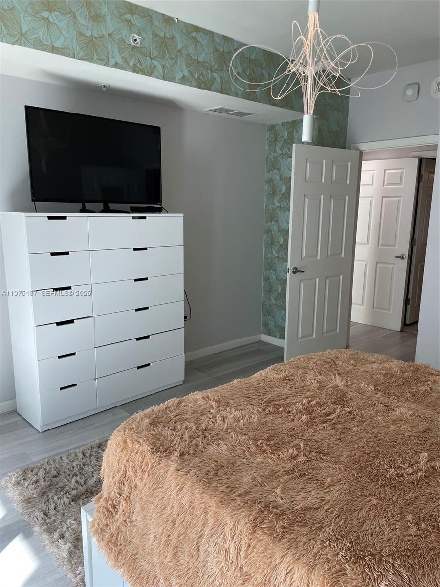 VIZCAYNE SOUTH CONDO - Residential Lease