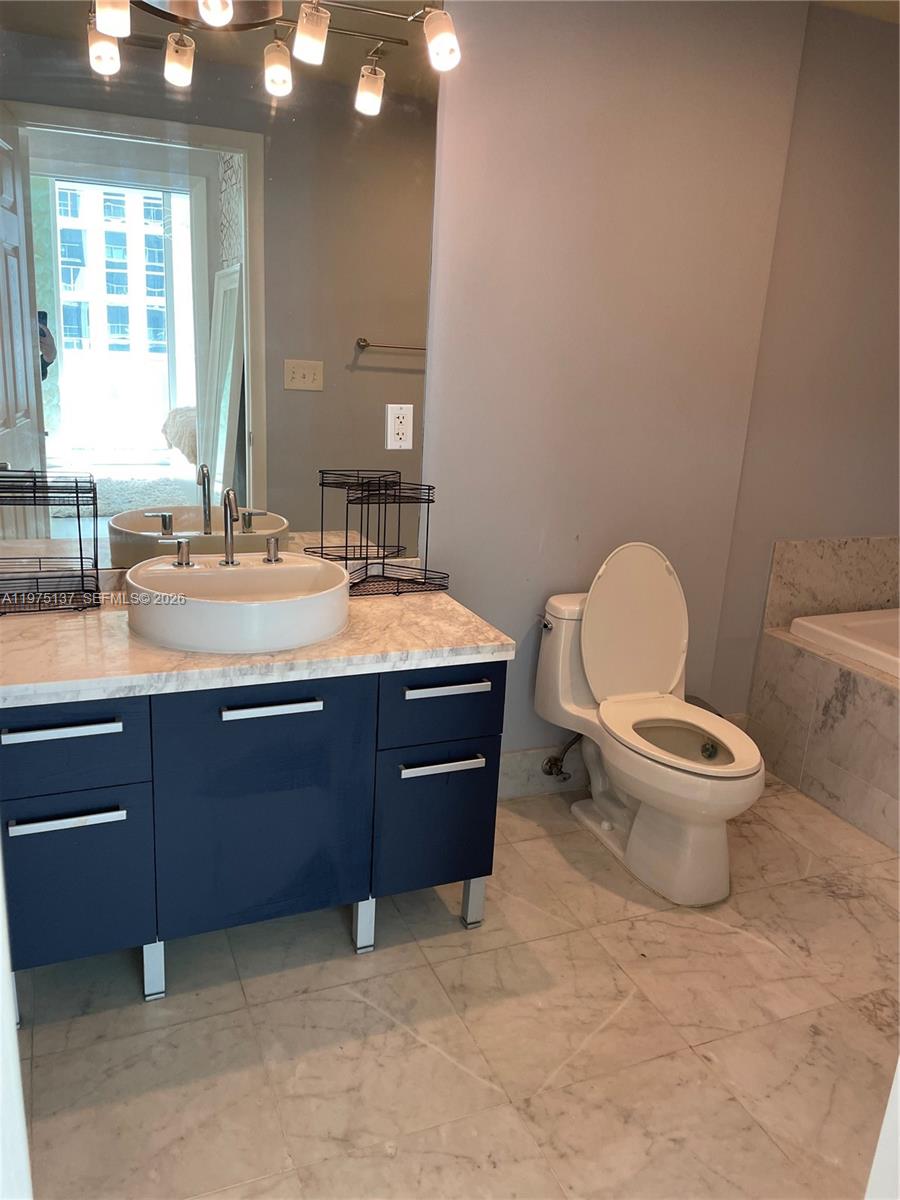 VIZCAYNE SOUTH CONDO - Residential Lease