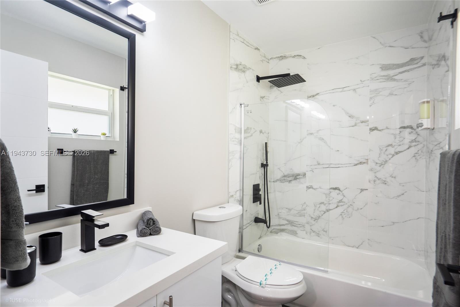 CRESTWOOD - Residential Lease