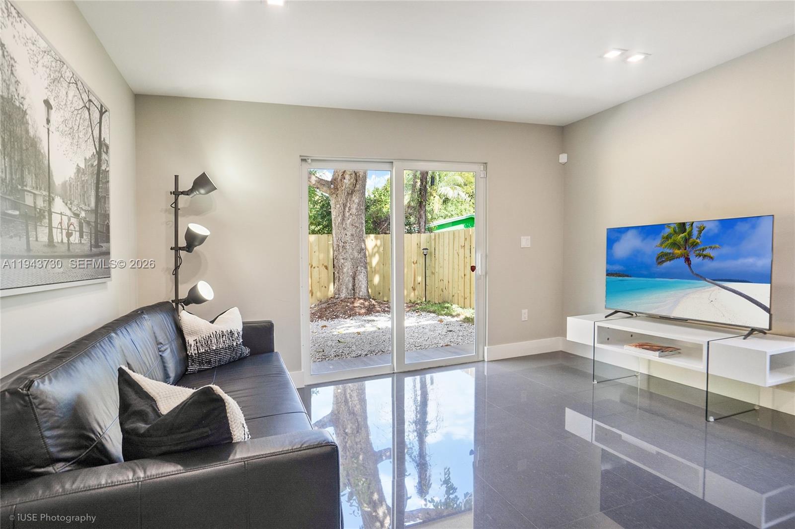 CRESTWOOD - Residential Lease