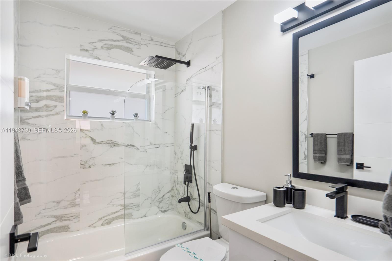 CRESTWOOD - Residential Lease