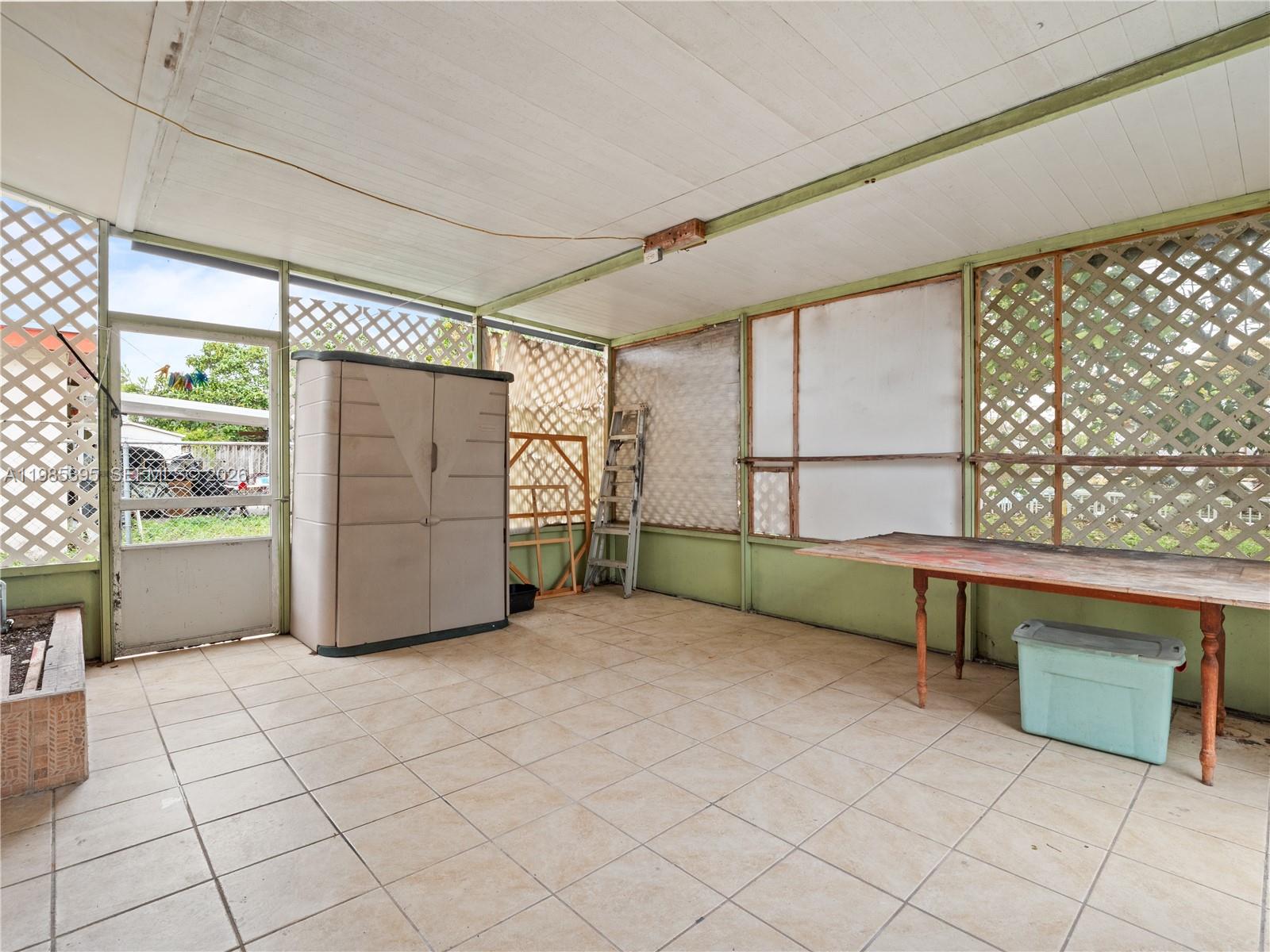 WELWYN MANOR - Residential