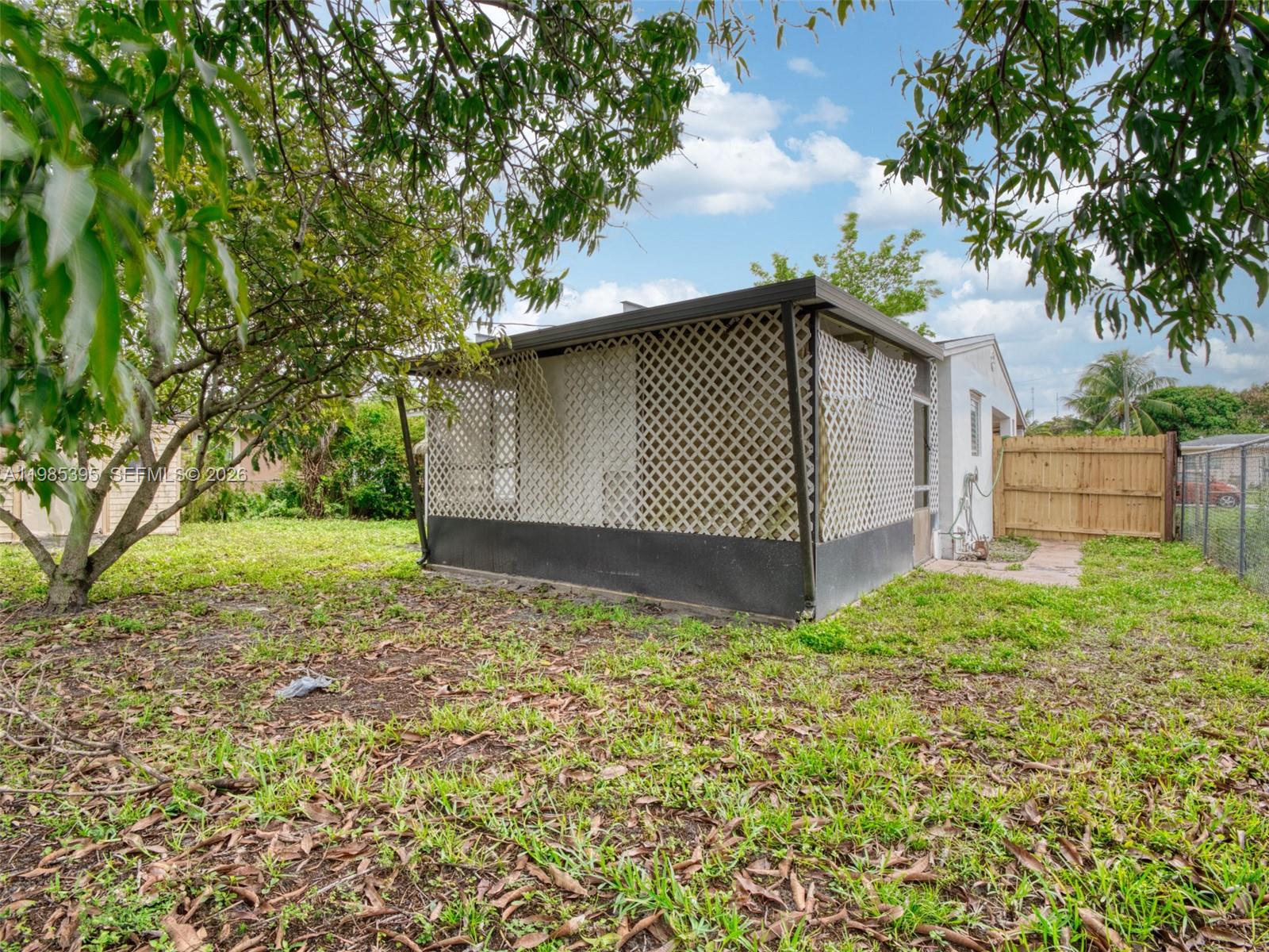 WELWYN MANOR - Residential