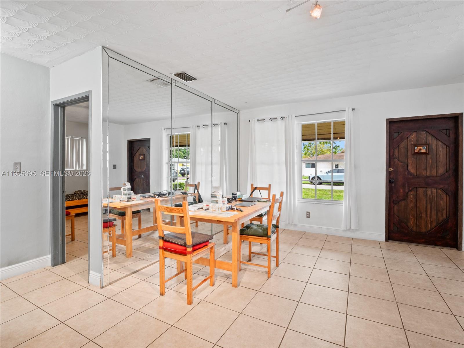 WELWYN MANOR - Residential