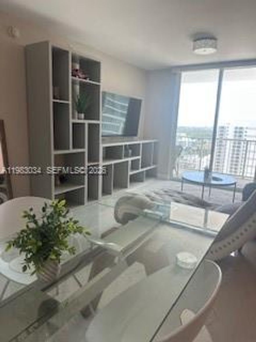 Fully furnished large 1bdr 1 bath unit 1pkg assigned, brickell skyline views with partial water views. centrally located, walking distance to main restaurants, shopping mall, metromover/metrorail. Currently rented till Feb 2027 for $2500.