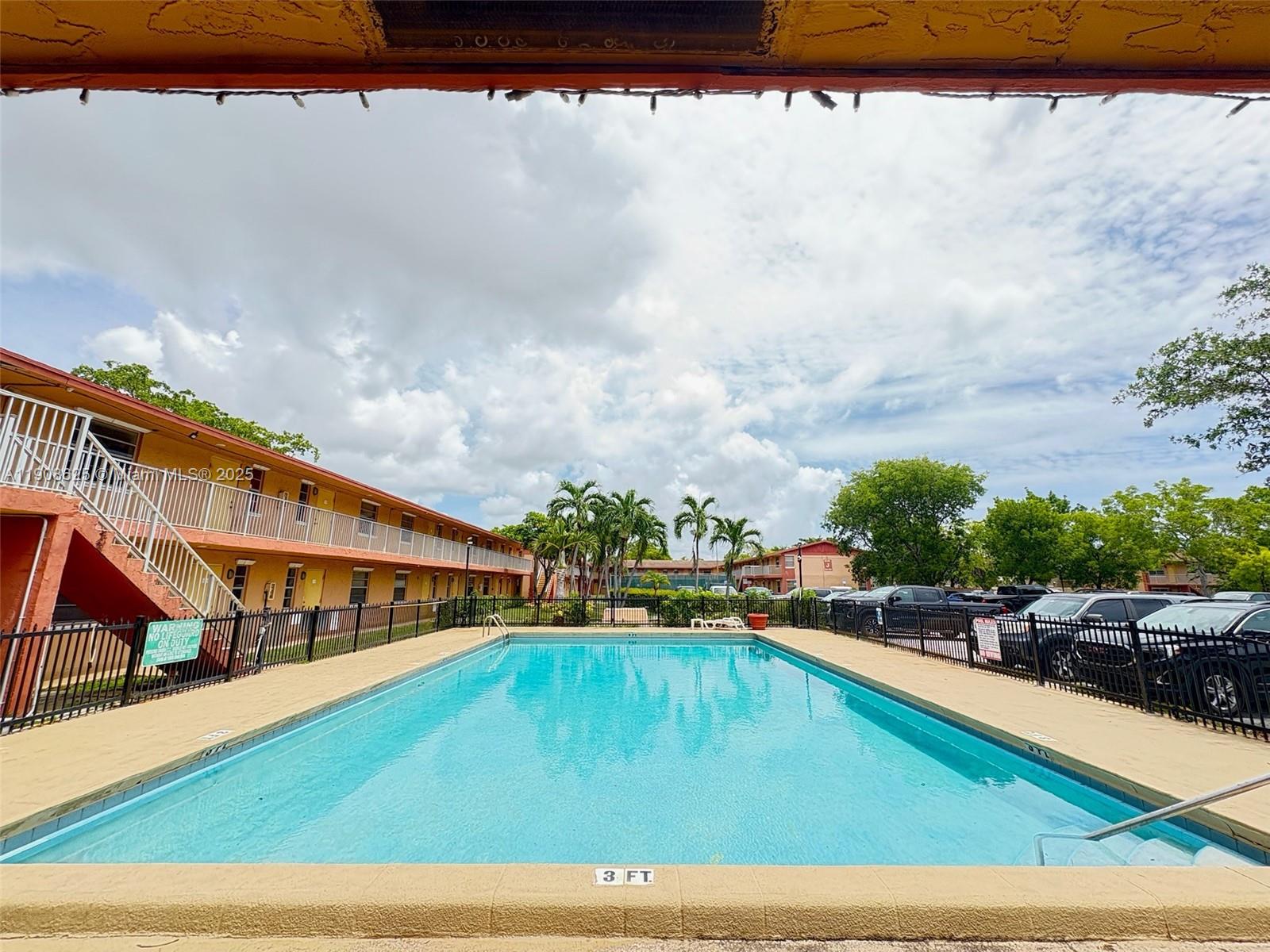 COURTS AT OAKLAND PARK - Residential Lease