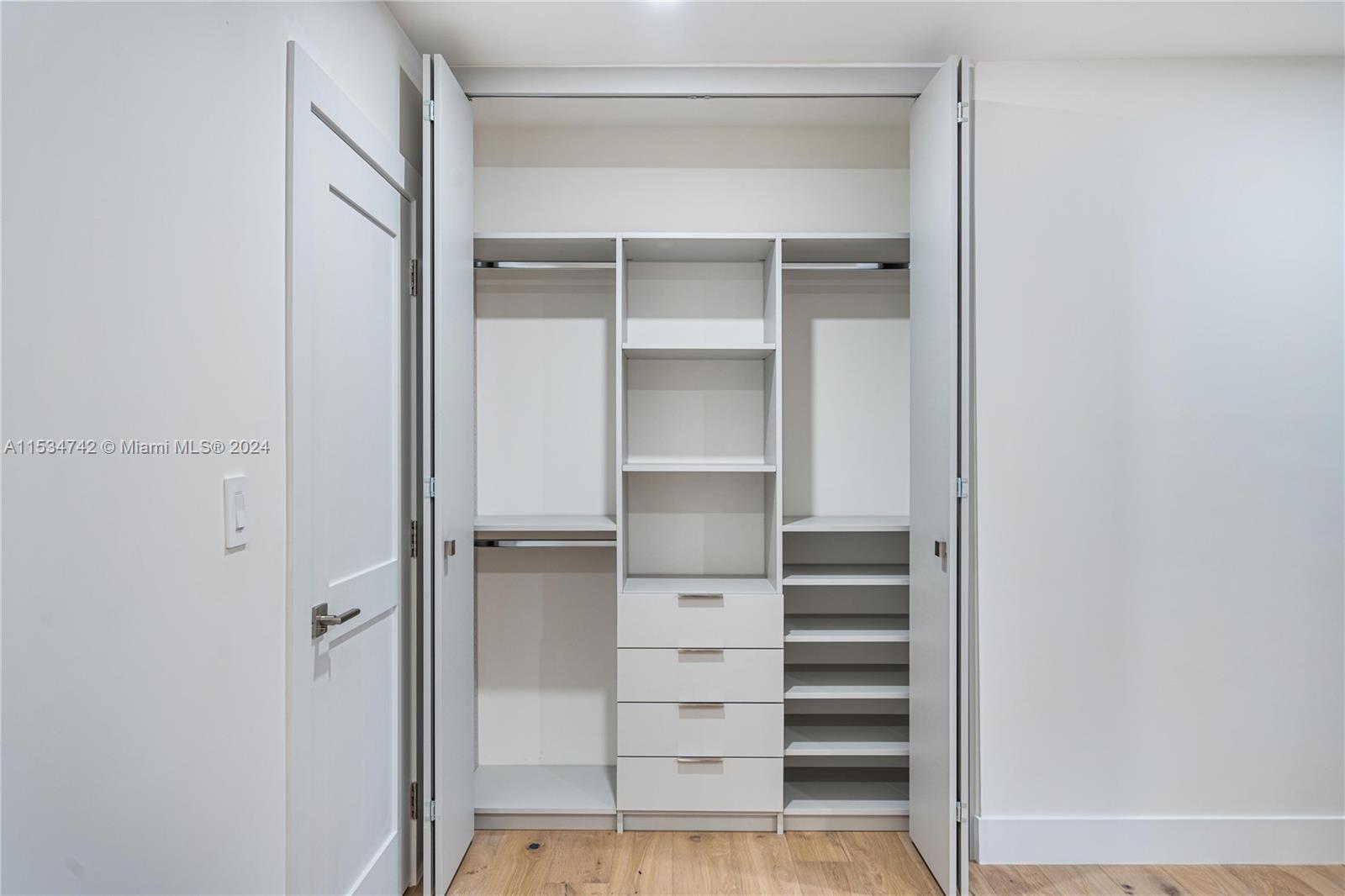 CORAL GABLE COUNTRY CLUB - Residential