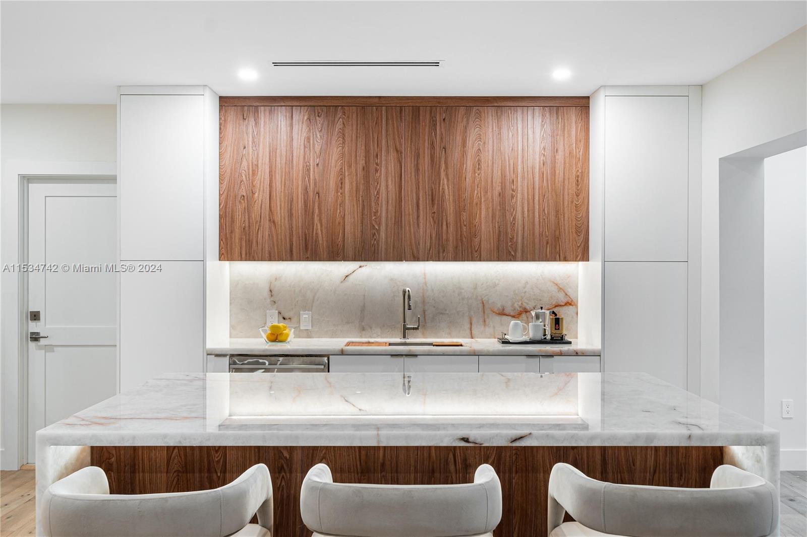 CORAL GABLE COUNTRY CLUB - Residential