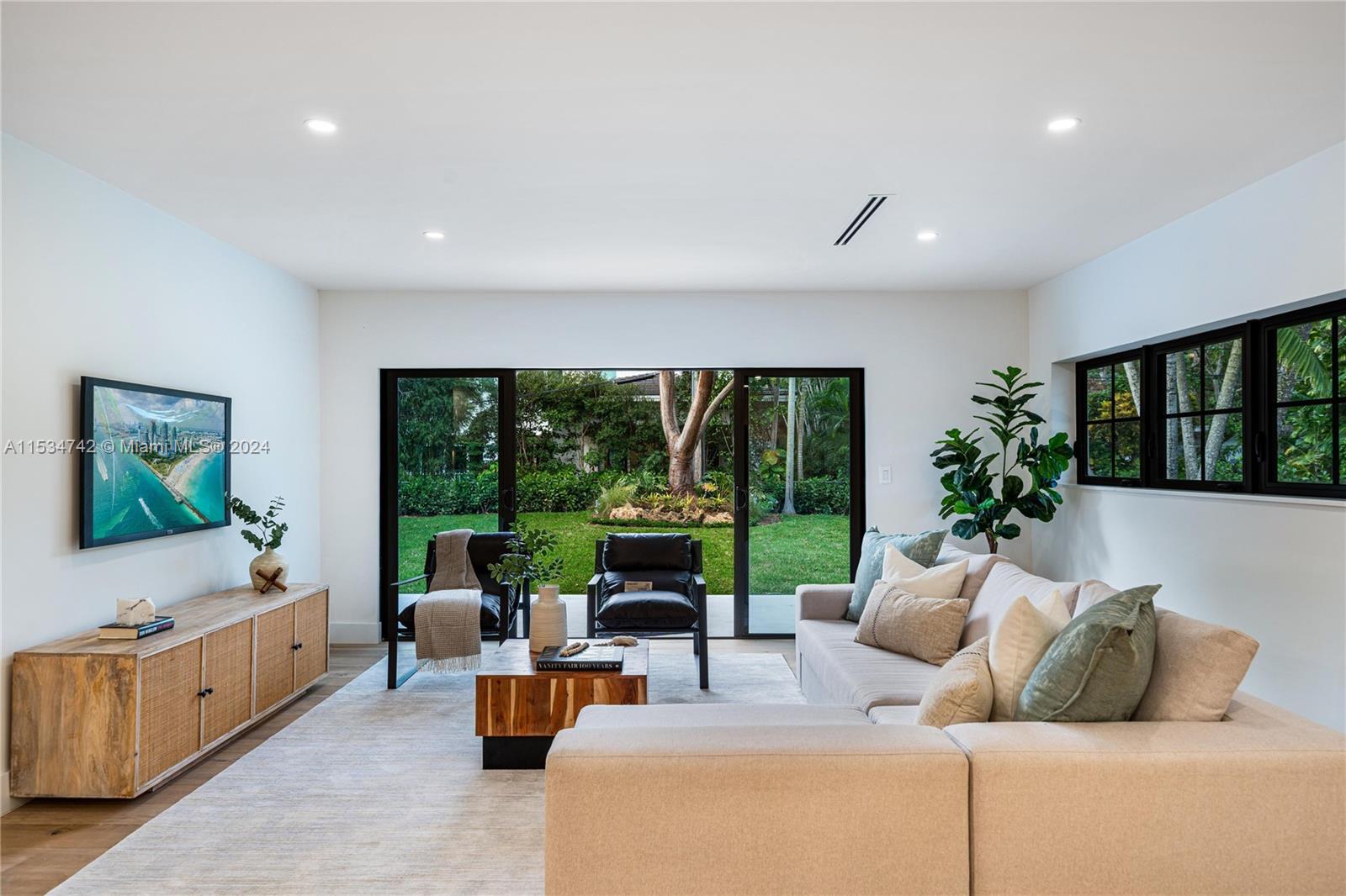 CORAL GABLE COUNTRY CLUB - Residential