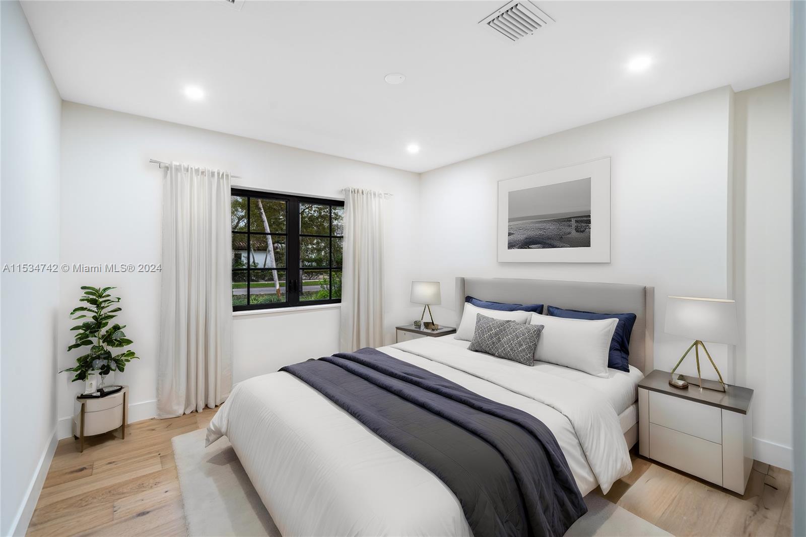 CORAL GABLE COUNTRY CLUB - Residential