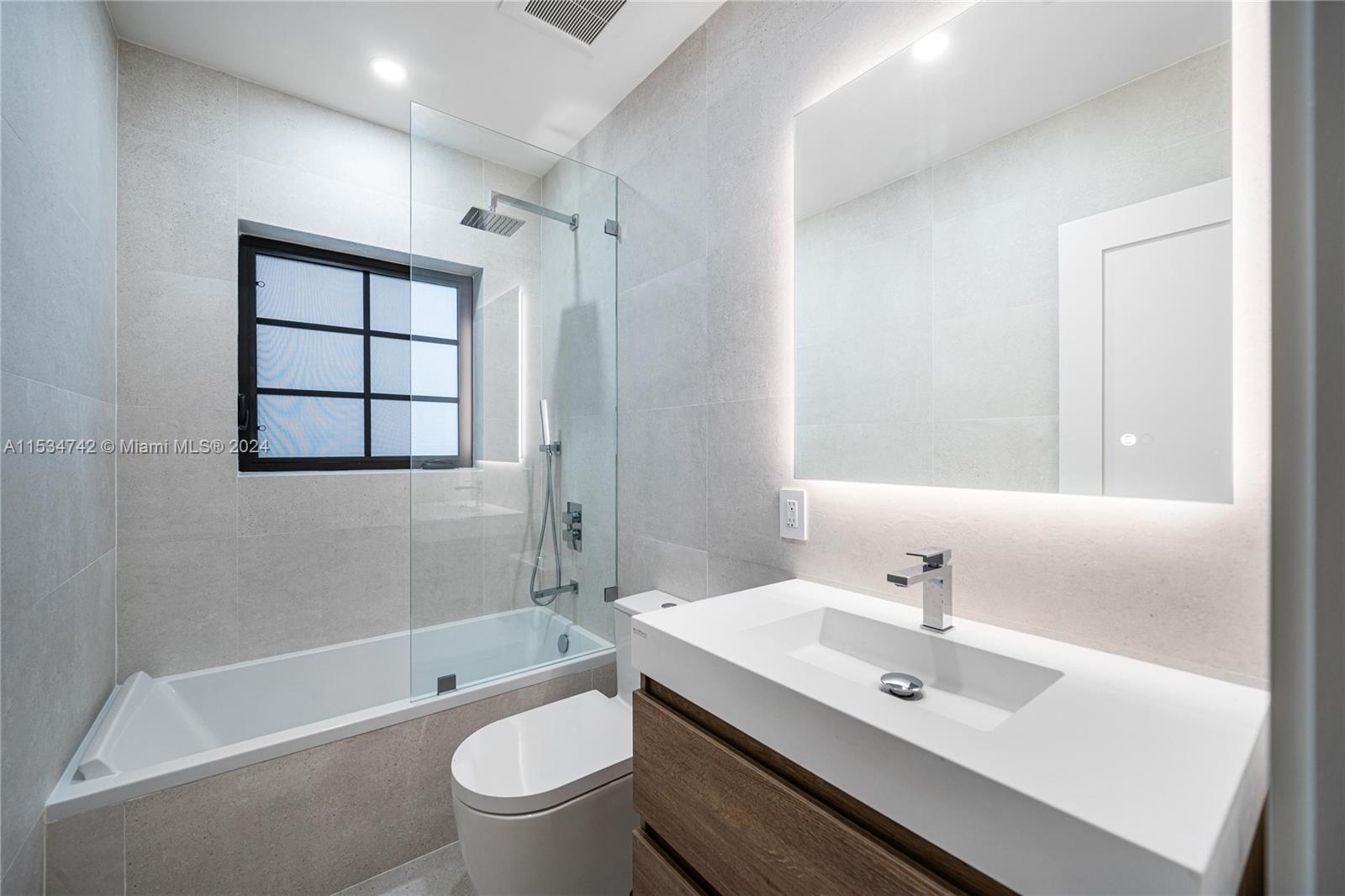 CORAL GABLE COUNTRY CLUB - Residential