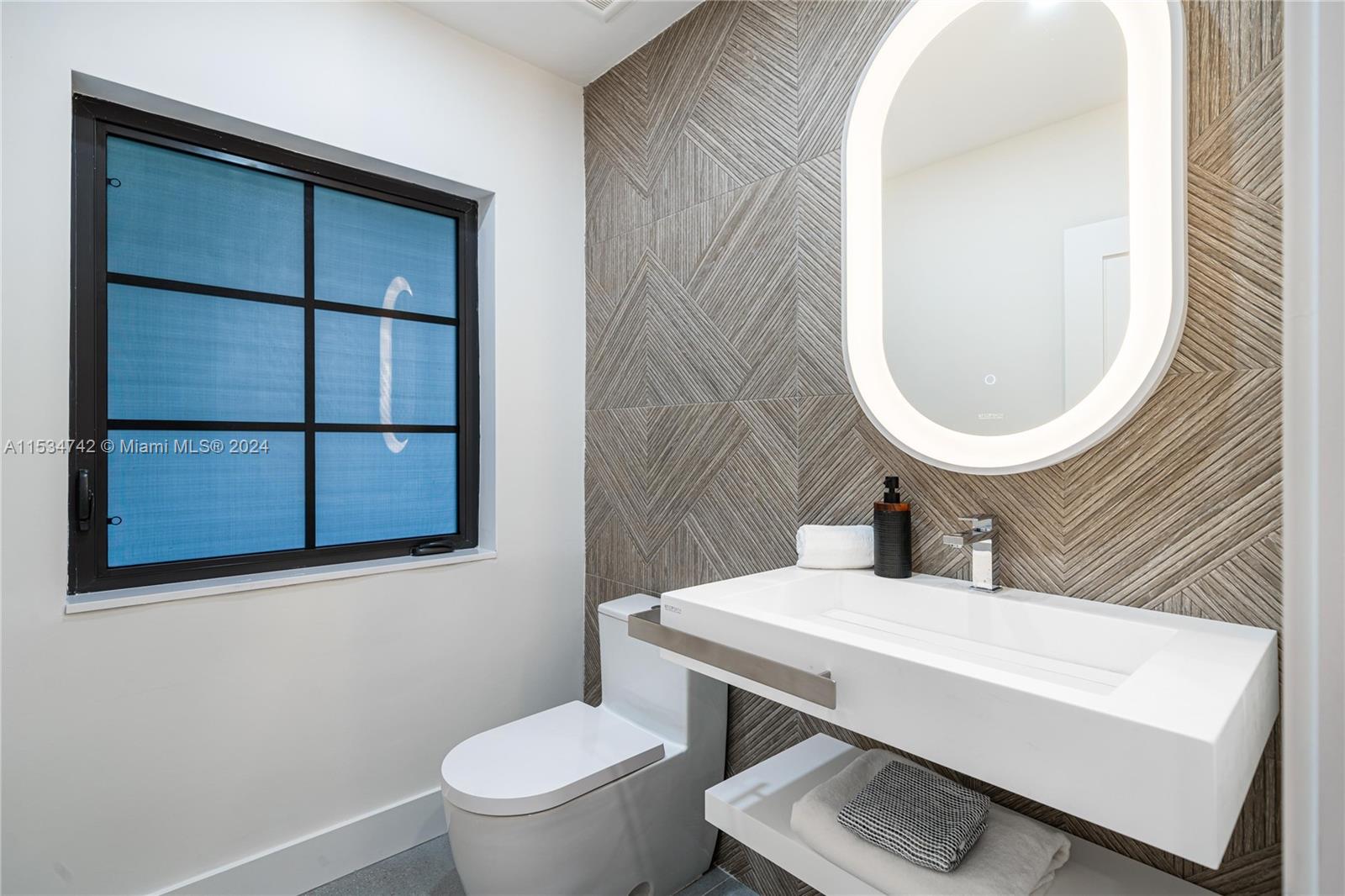 CORAL GABLE COUNTRY CLUB - Residential