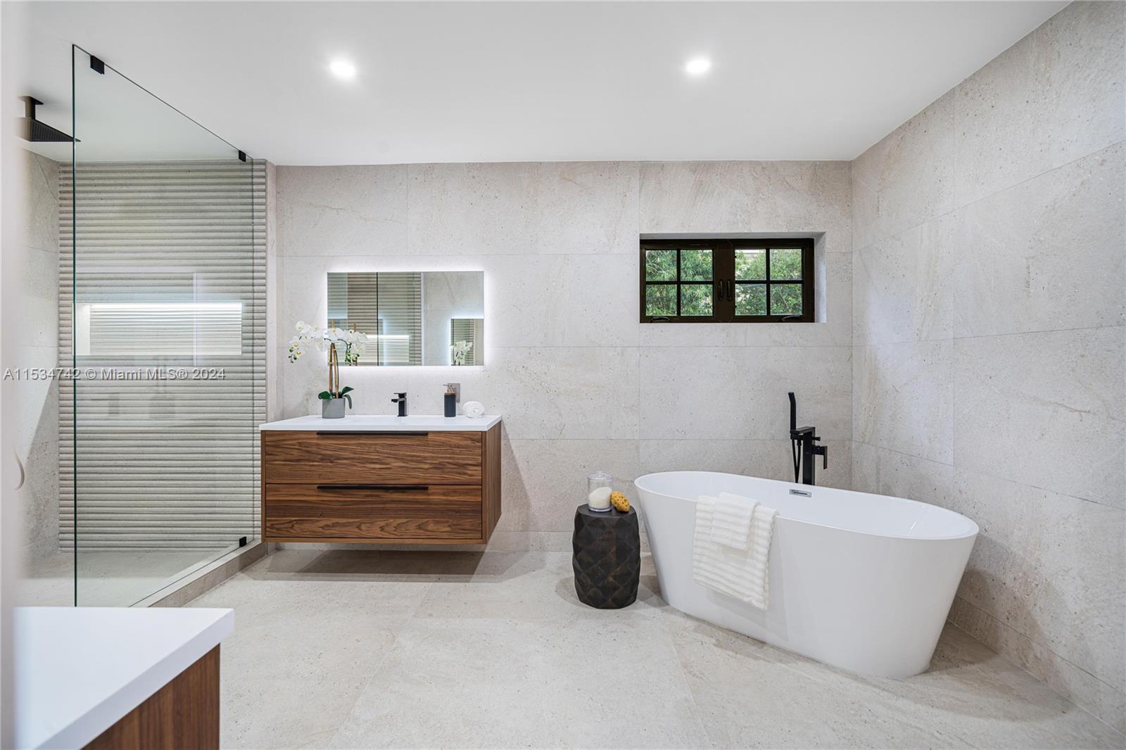 CORAL GABLE COUNTRY CLUB - Residential