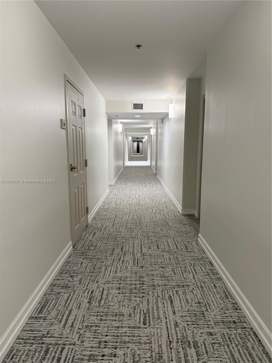 2665 SW 37th Ave 1213, Miami, FL, 33133/$429,000 4 2665 SW 37th Ave 1213
