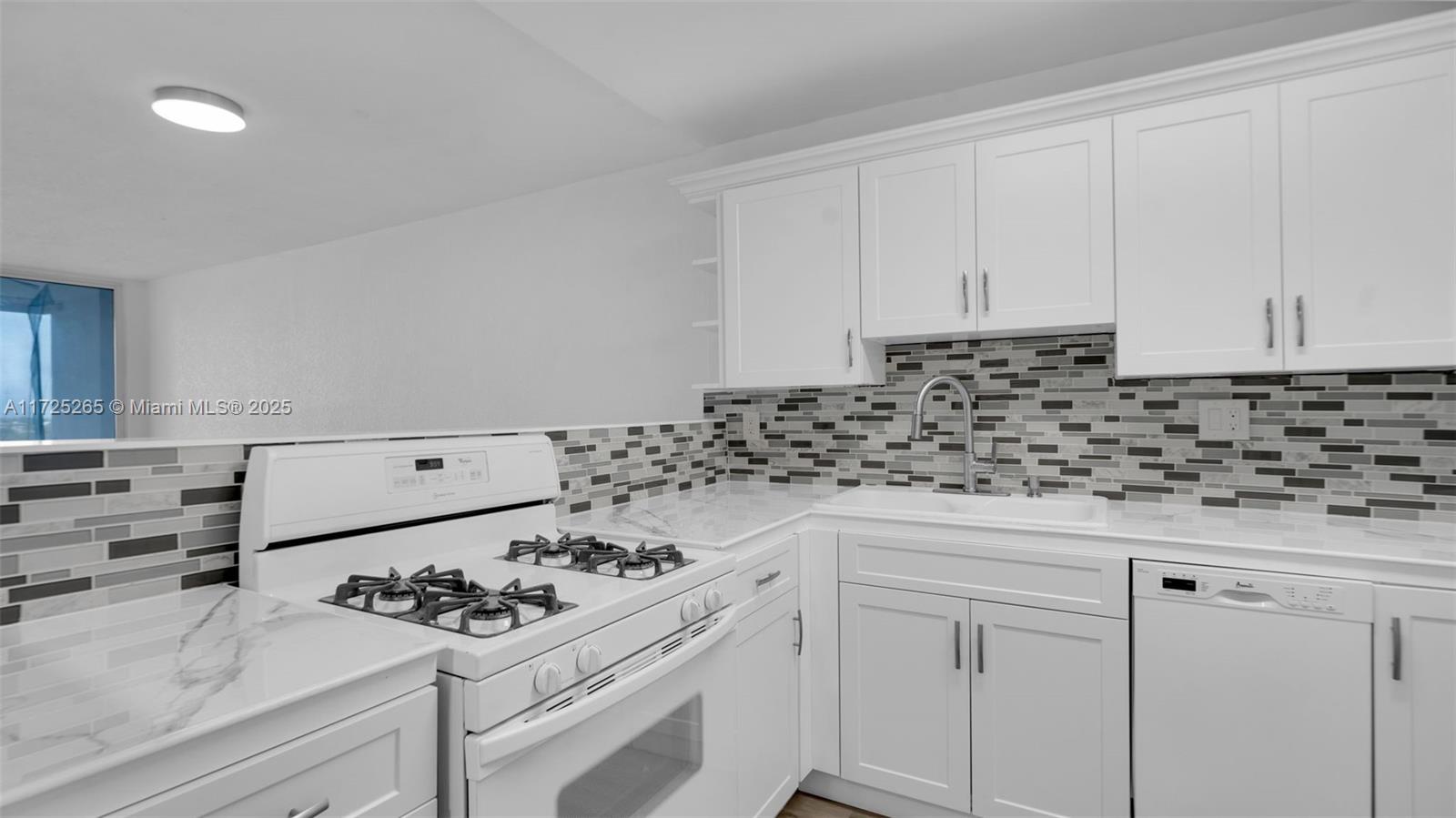 PARKER PLAZA CONDO ESTATE - Residential