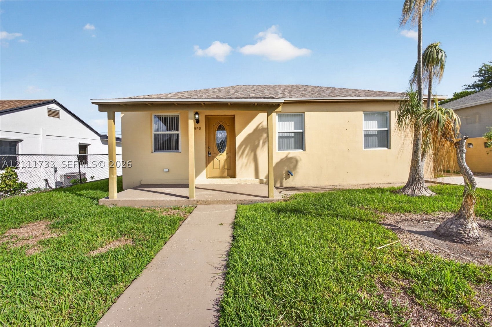 840 W 4th St