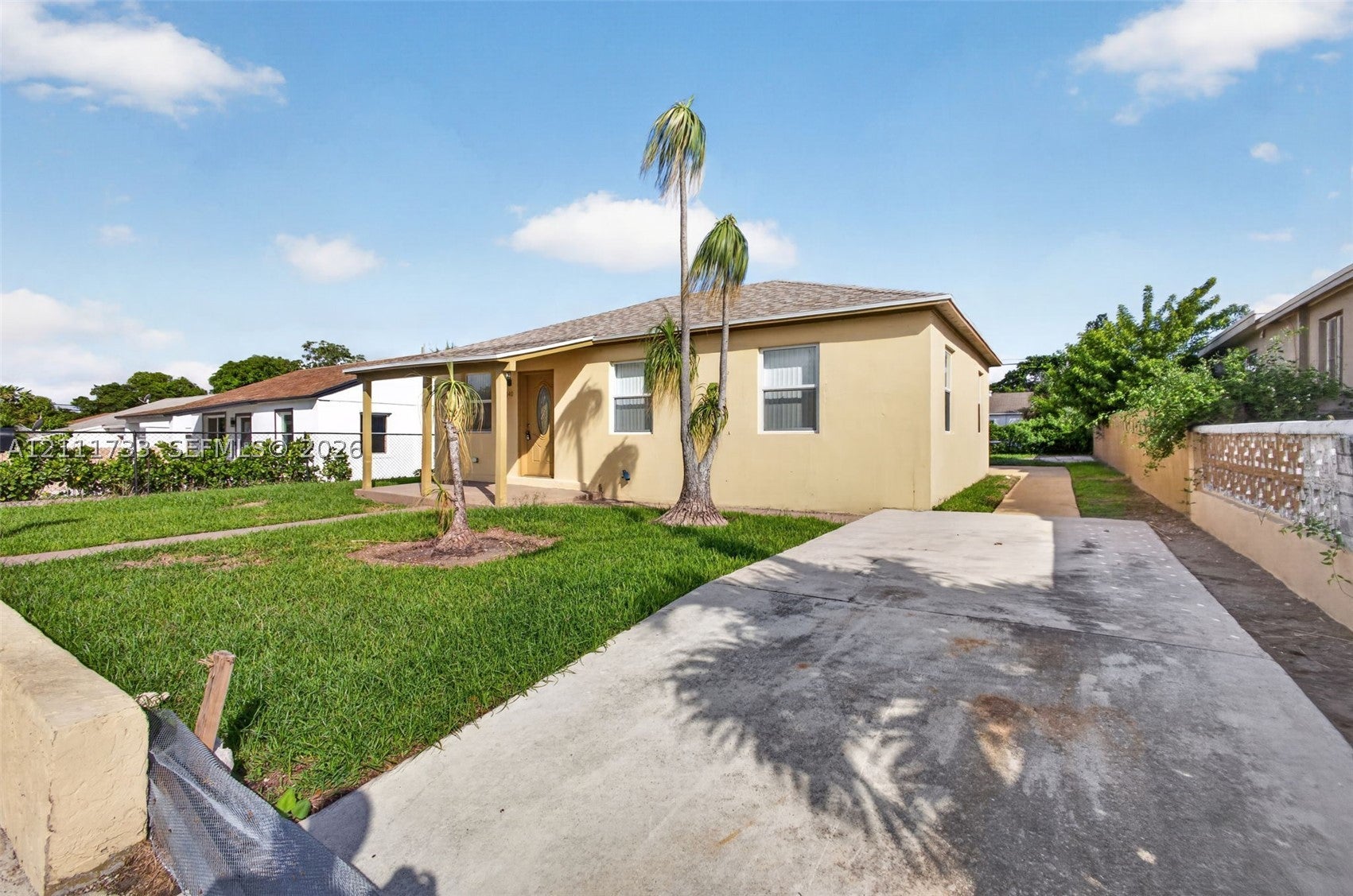 840 W 4th St