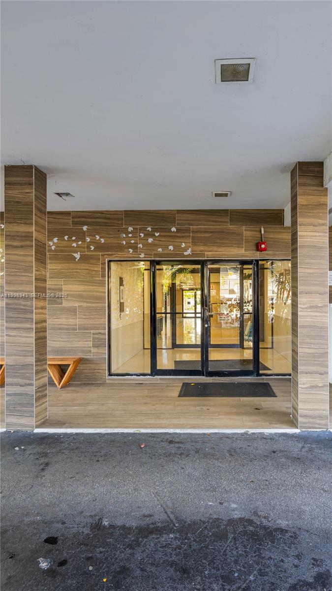 MANORS OF INVERRARY XII - Residential Lease