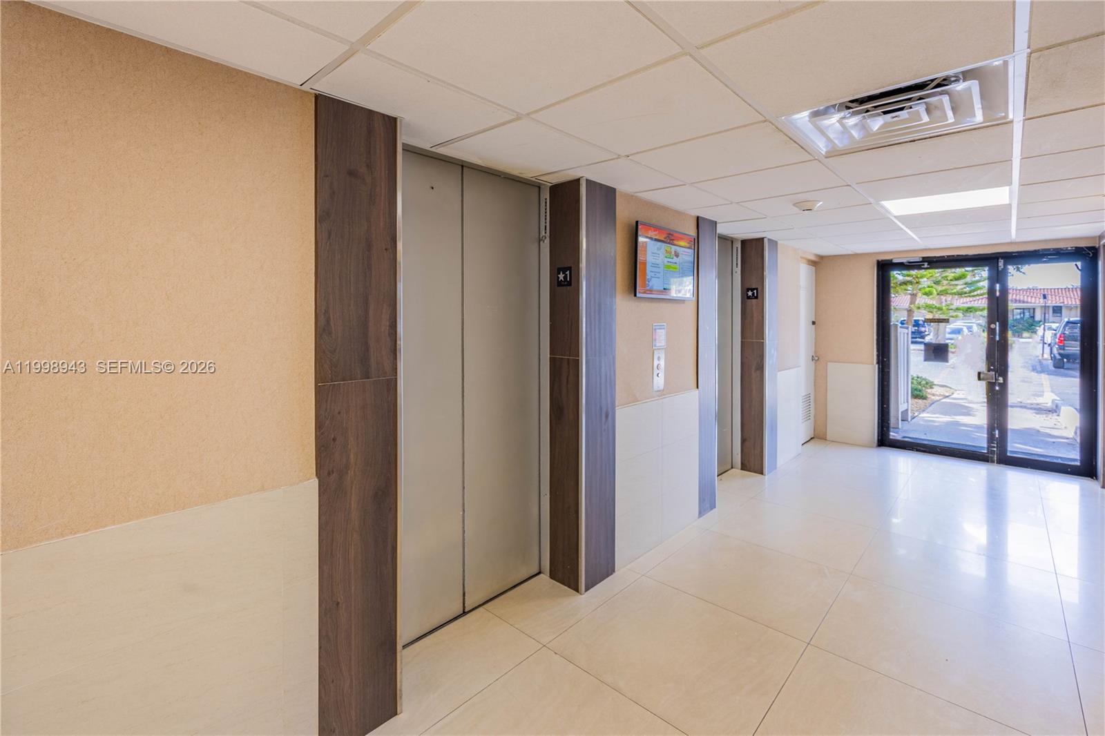 MANORS OF INVERRARY XII - Residential Lease