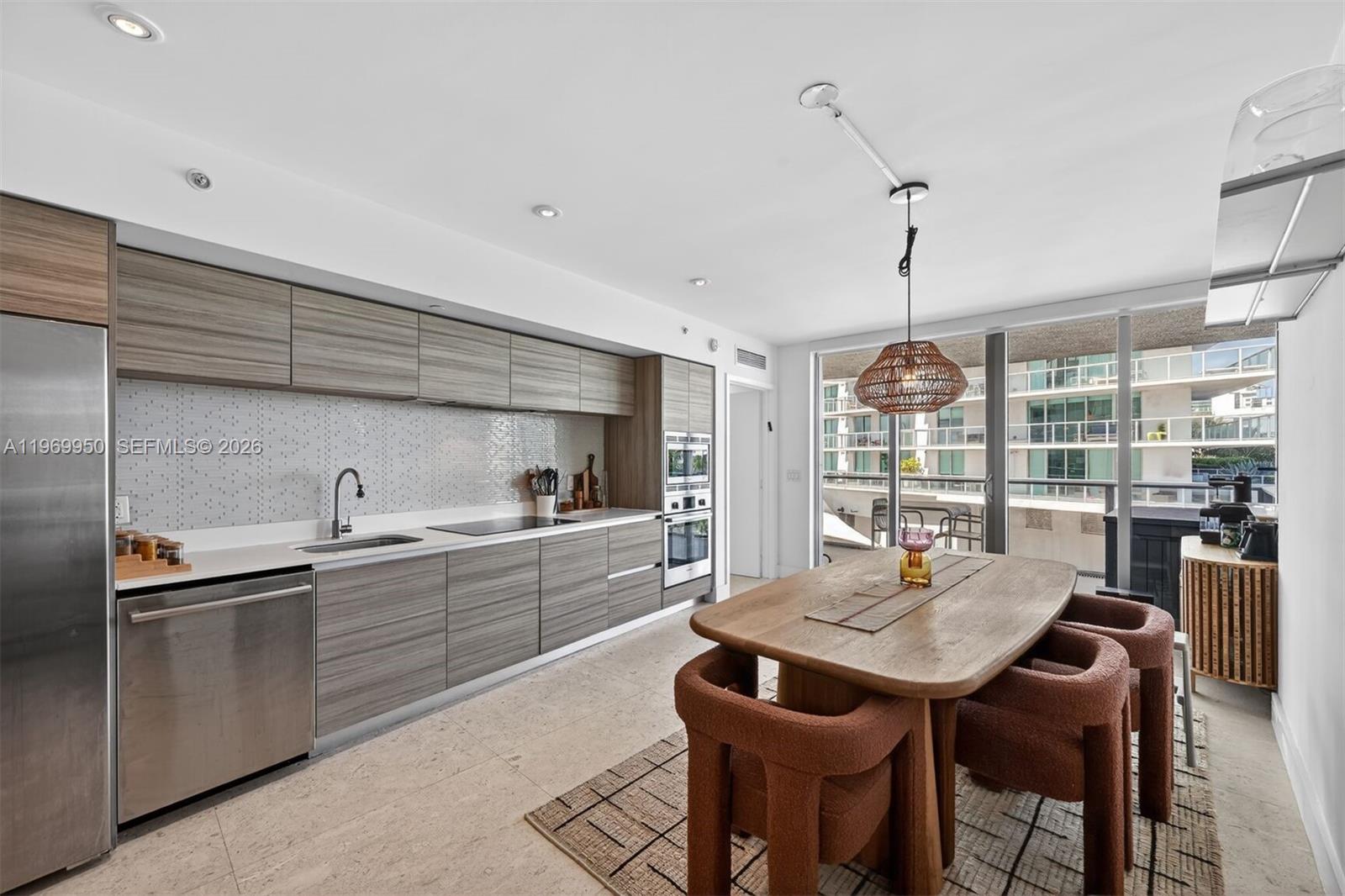 6620 Indian Creek Dr 416