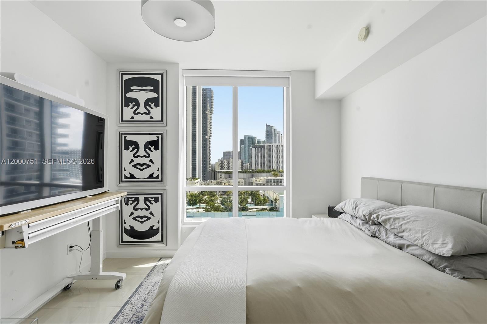 THE CRIMSON CONDO - Residential Lease