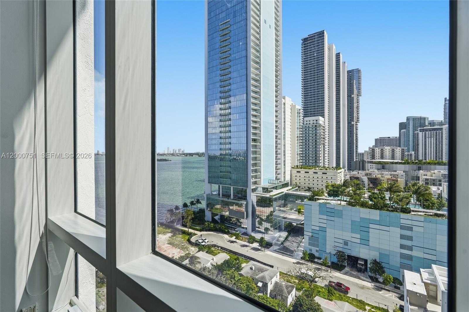 THE CRIMSON CONDO - Residential Lease