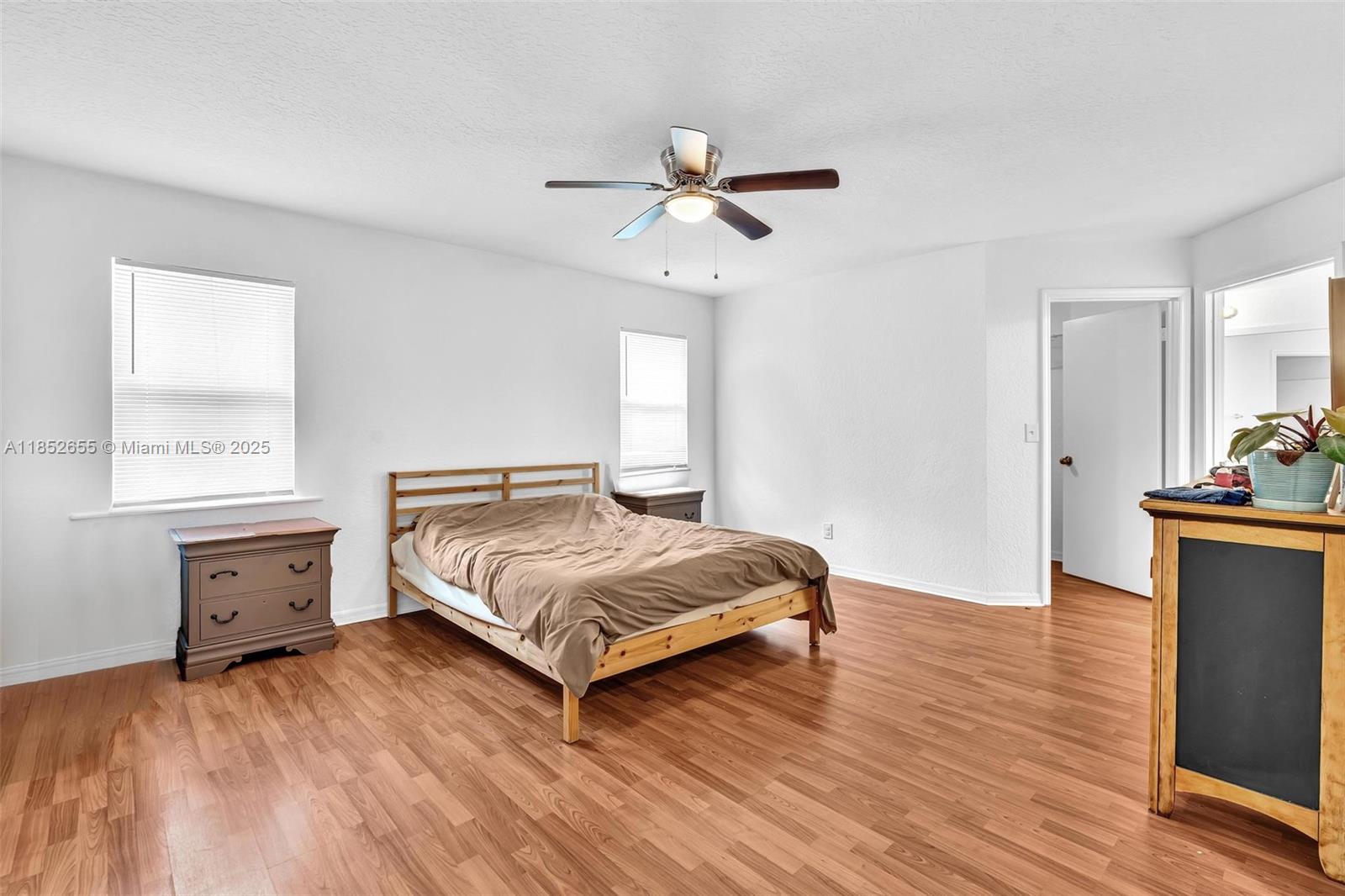 EMBASSY LAKES - Residential