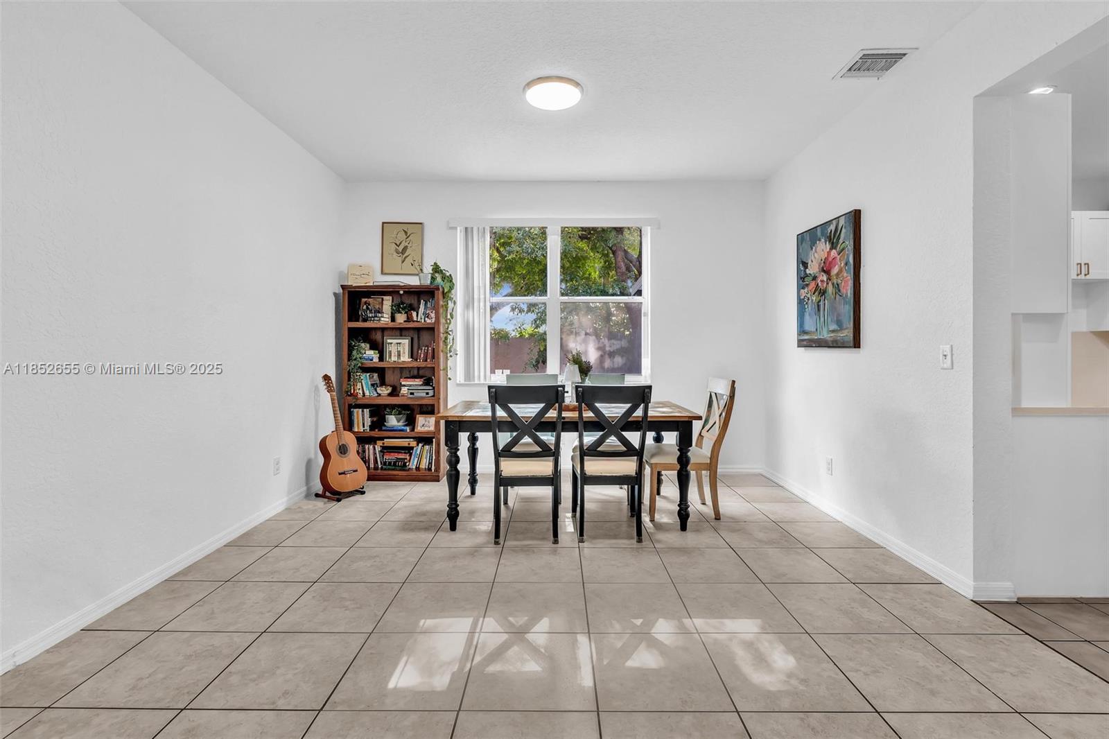 EMBASSY LAKES - Residential