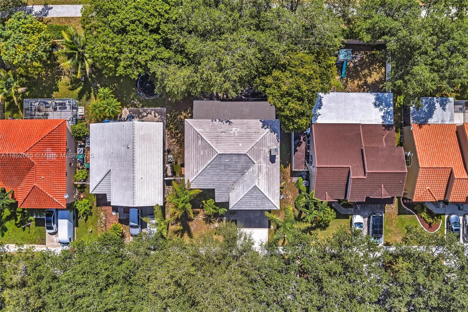 EMBASSY LAKES - Residential