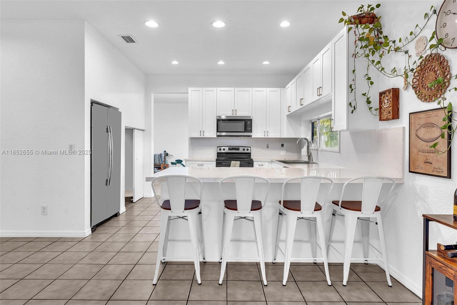 EMBASSY LAKES - Residential