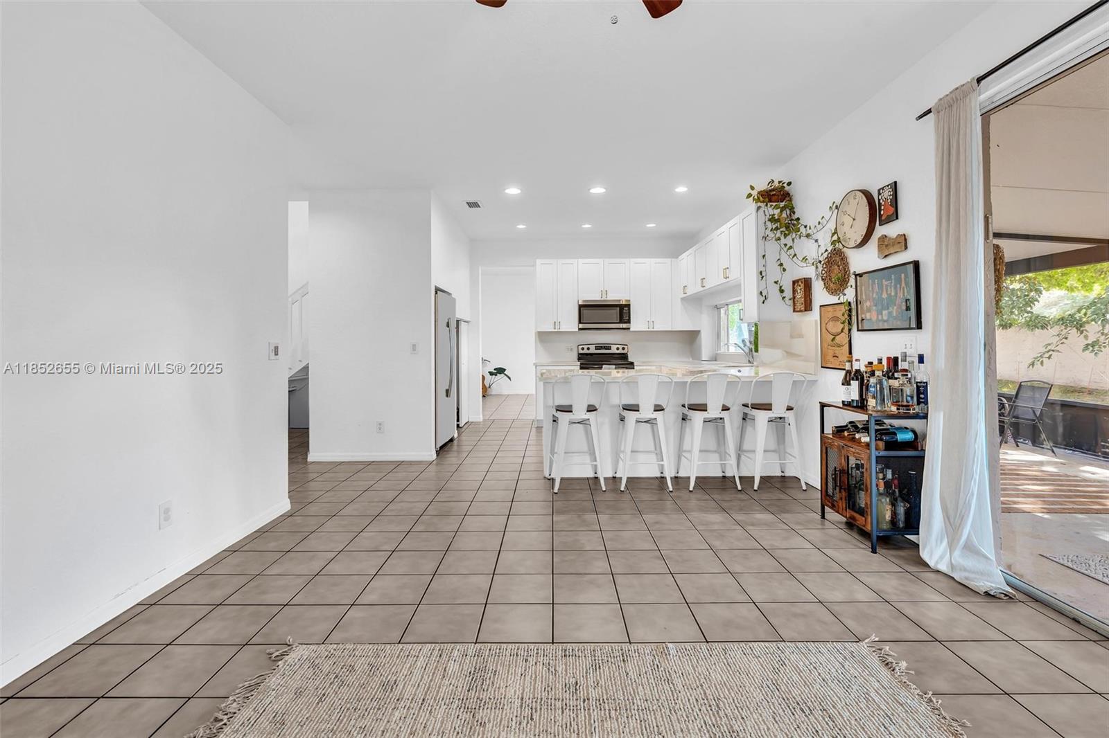 EMBASSY LAKES - Residential