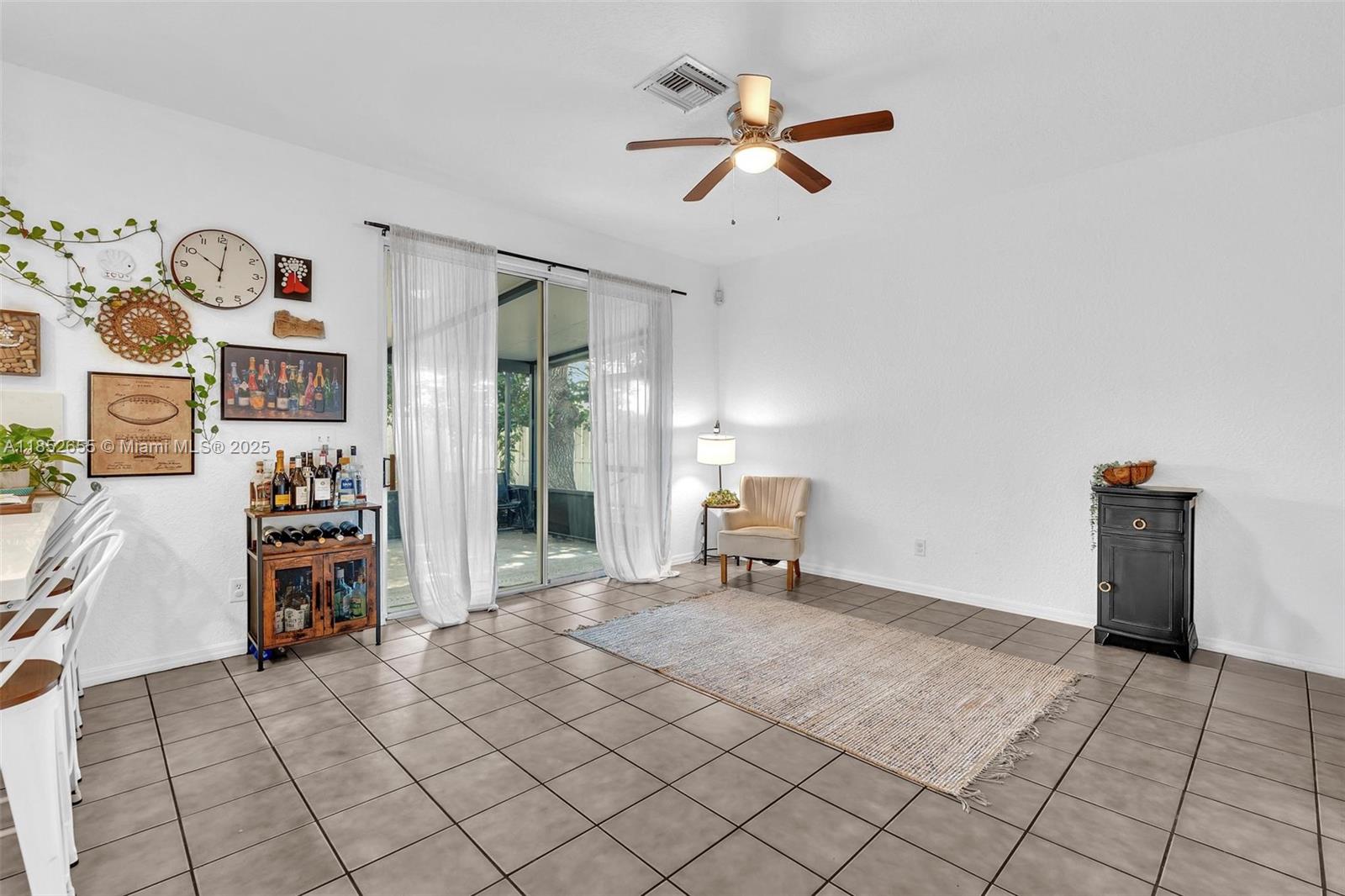 EMBASSY LAKES - Residential