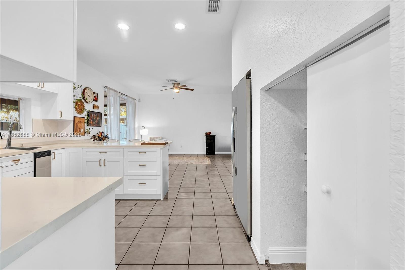 EMBASSY LAKES - Residential
