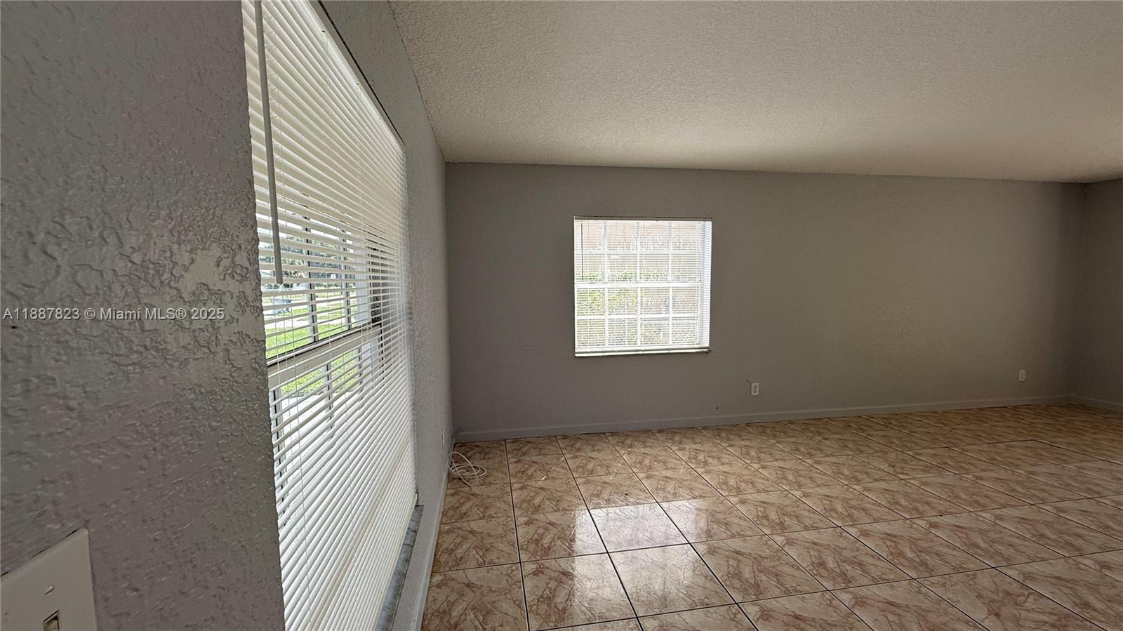 COLLIER CITY ADD - Residential Lease
