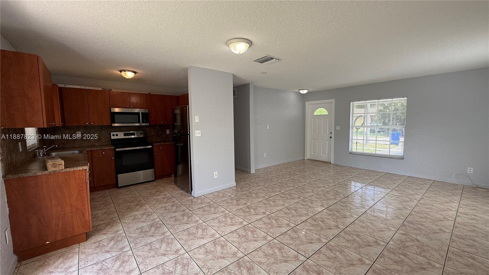 COLLIER CITY ADD - Residential Lease