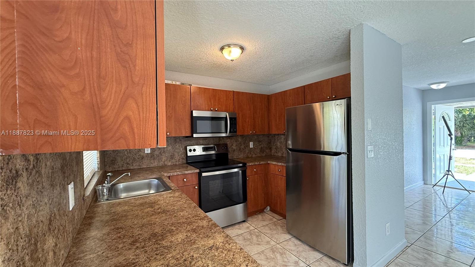 COLLIER CITY ADD - Residential Lease