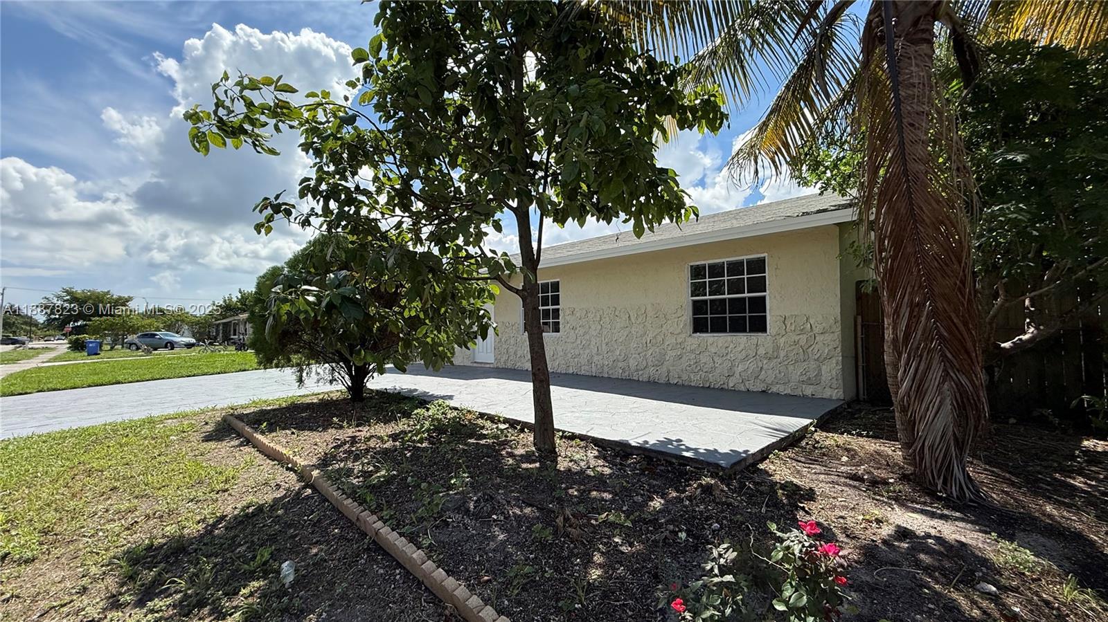 COLLIER CITY ADD - Residential Lease