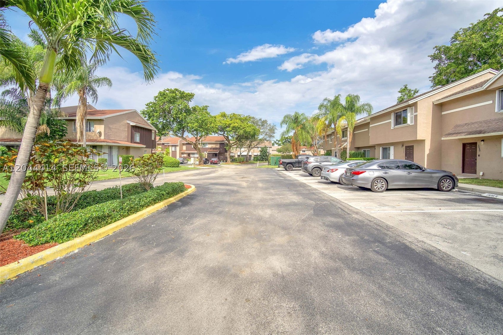 1245 Sussex Dr, North Lauderdale FL 33068