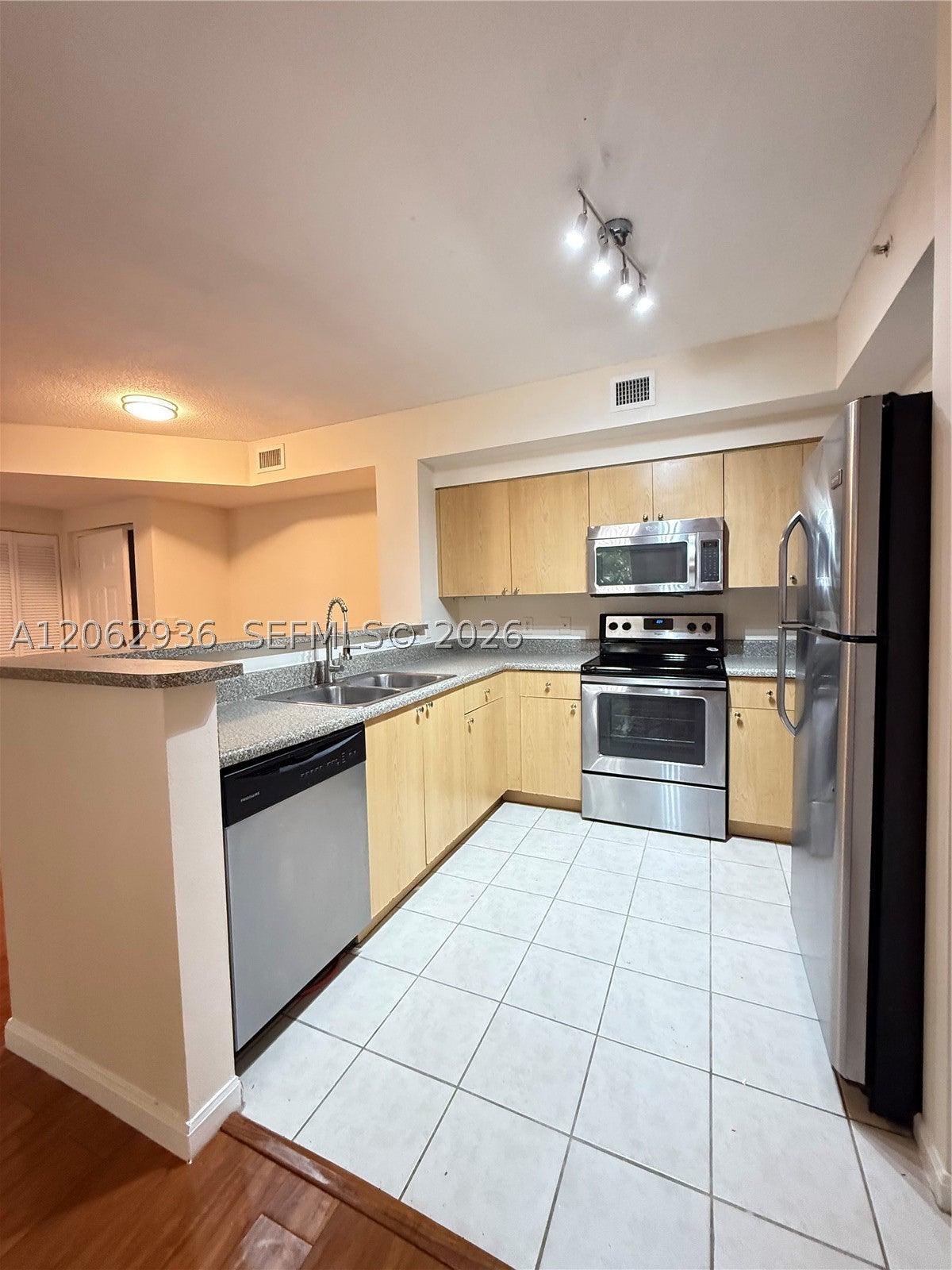 7940 N Nob Hill Rd 204, Tamarac FL 33321