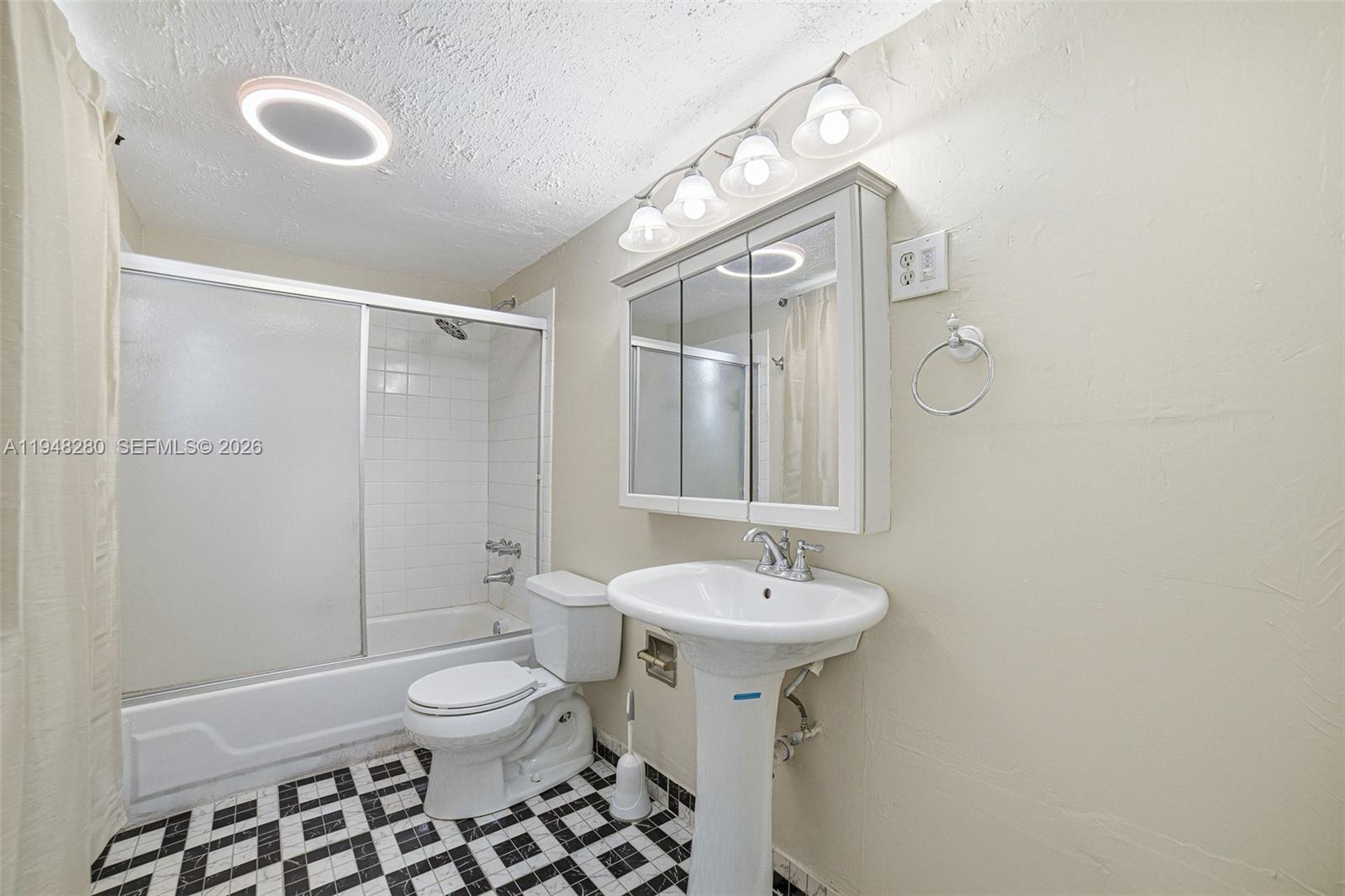 HALSTEAD APTS CONDO - Residential