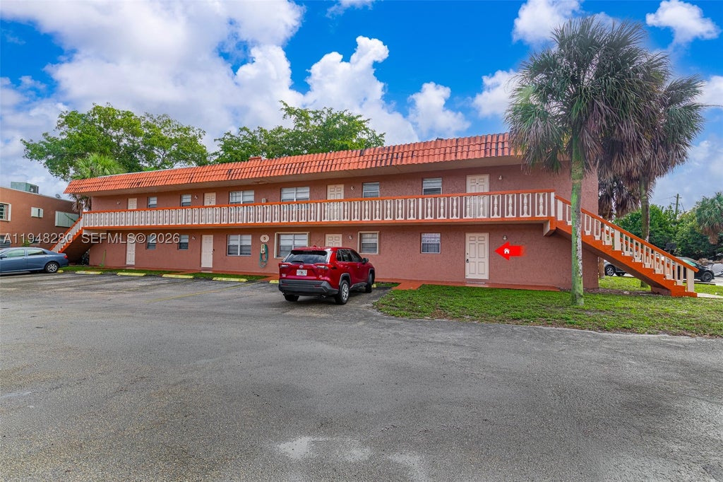 Photo of 7830 NW 33rd St #504, Davie, FL 33024 (MLS # A11948280)