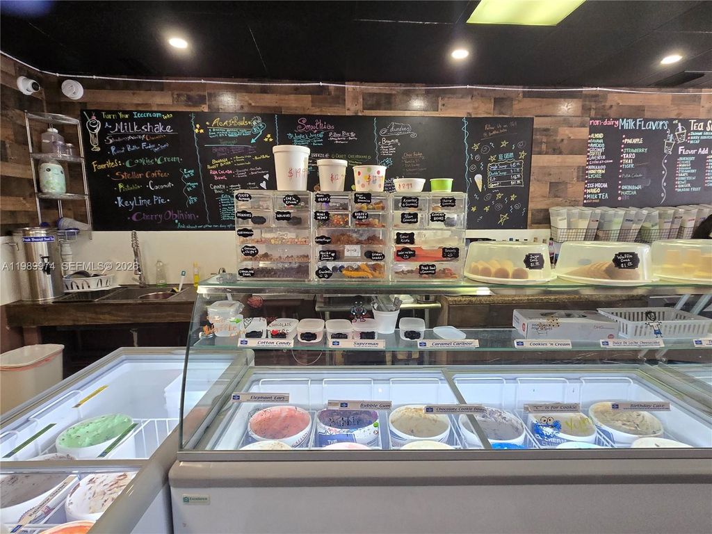 Photo of 1021 SE 17 St, Fort Lauderdale, FL 33316 (MLS # A11989974)