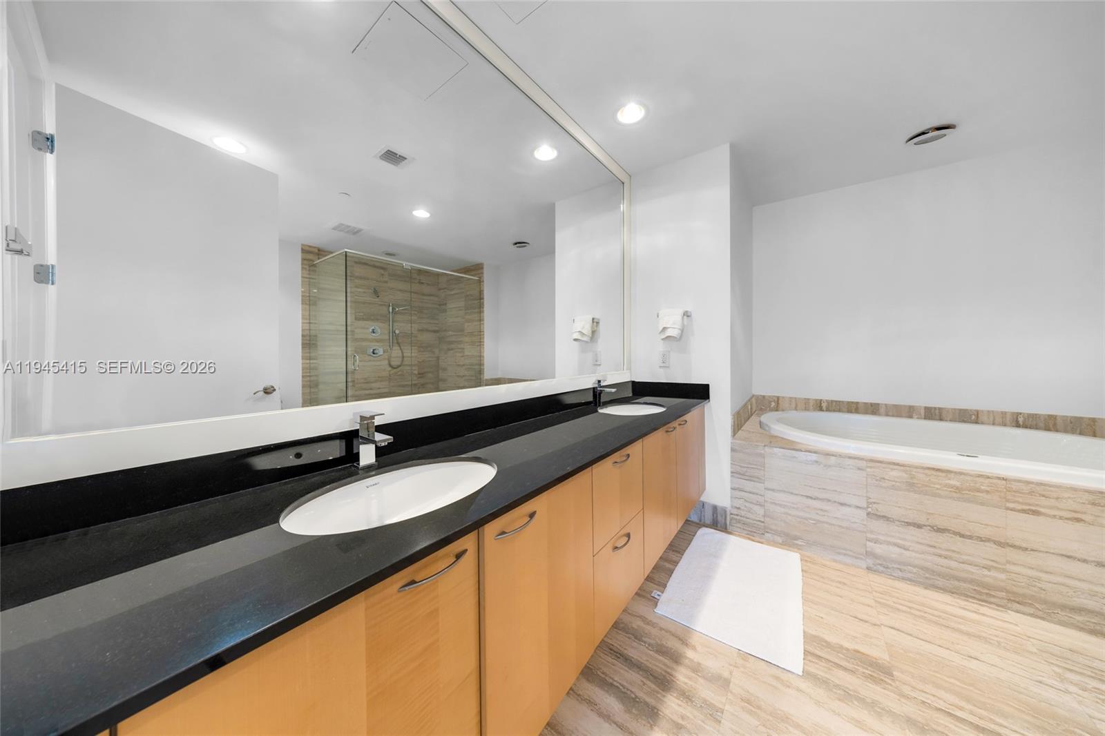 TDR TOWER I CONDO - Residential