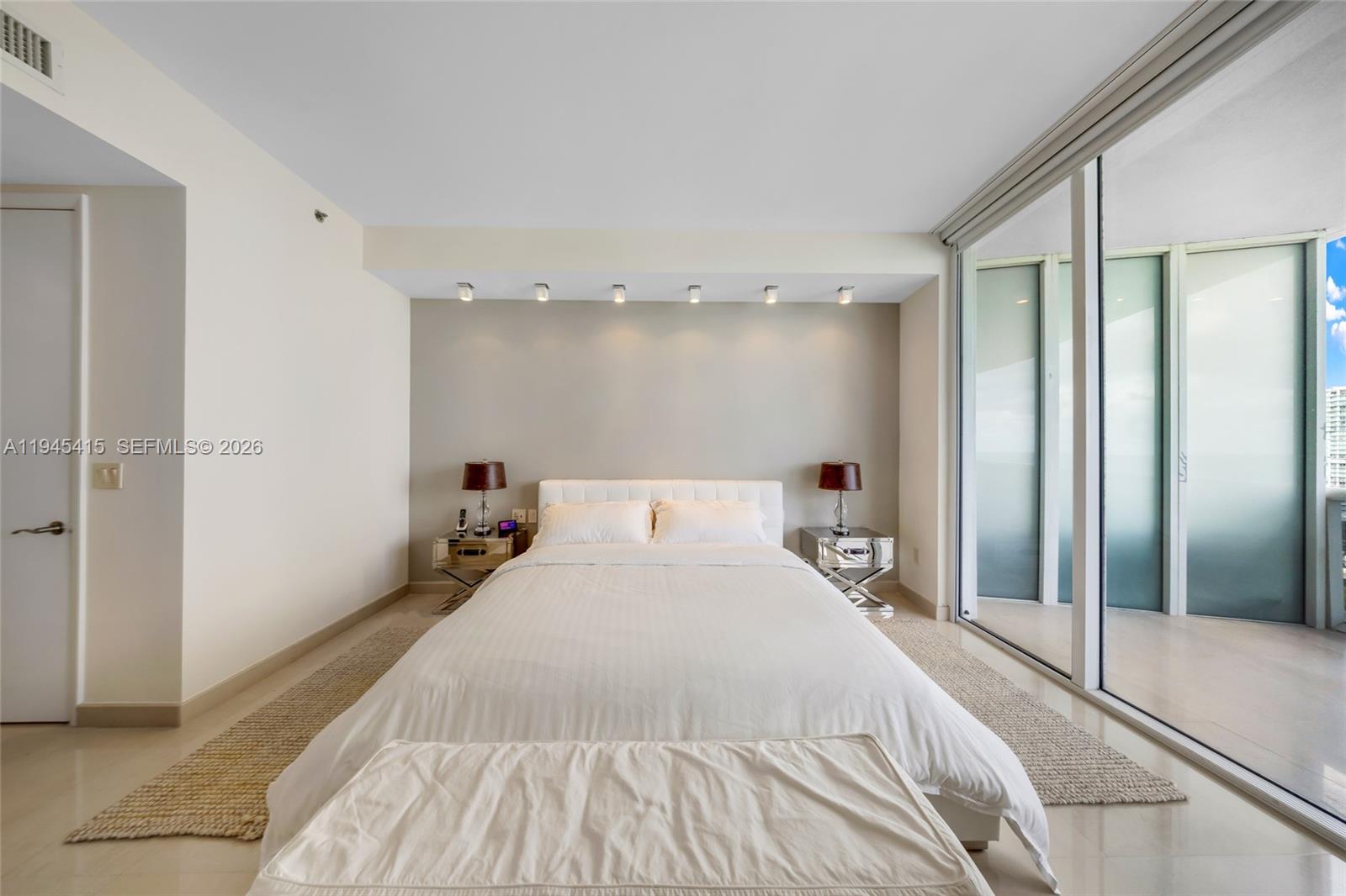 TDR TOWER I CONDO - Residential